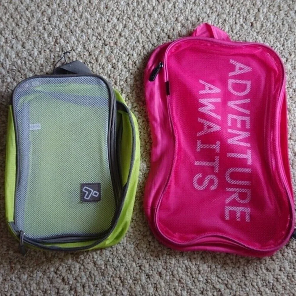 Travelon & Miamica feather light organizer